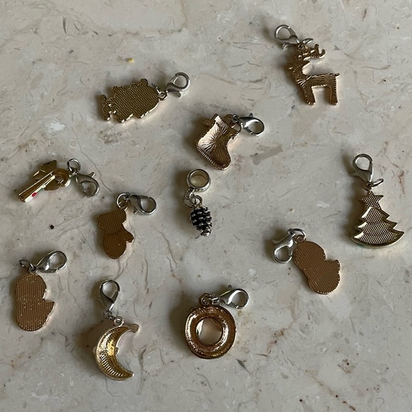 Christmas holiday charms with clips set of 11
Jewelry making - Picture 6 of 6